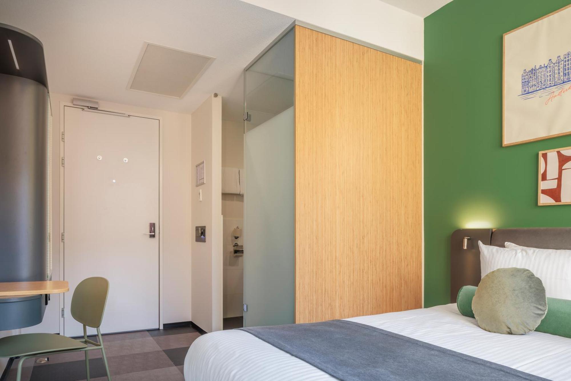 Maxhotel Amsterdam Airport Schiphol - Recently Renovated Hoofddorp Ruang foto