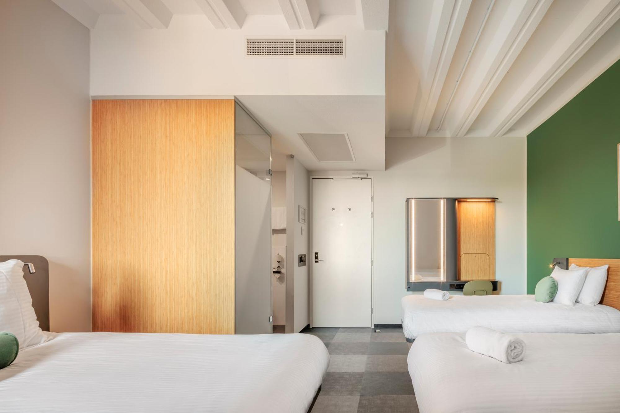 Maxhotel Amsterdam Airport Schiphol - Recently Renovated Hoofddorp Bagian luar foto