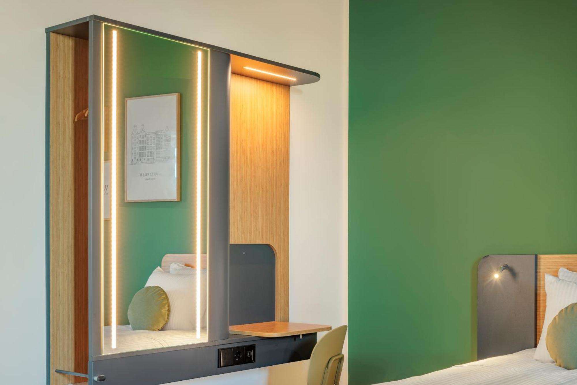 Maxhotel Amsterdam Airport Schiphol - Recently Renovated Hoofddorp Bagian luar foto