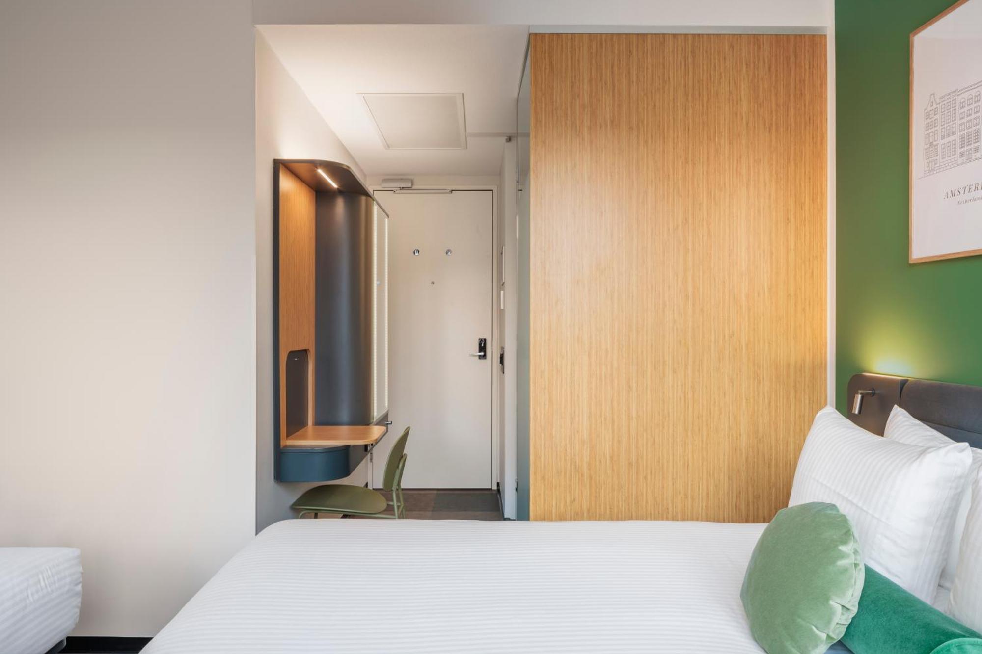 Maxhotel Amsterdam Airport Schiphol - Recently Renovated Hoofddorp Bagian luar foto